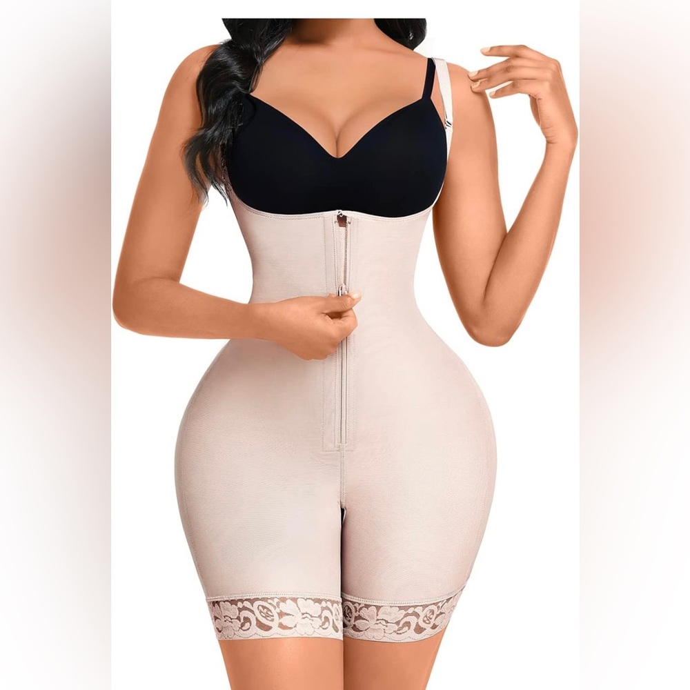 Feelin girl shape wear/ never worn